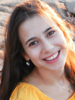 Sempre a tive aquela vozinha que desvaloriza e critica cada erro, o que me afetava imensamente. A mentoria ensinou-me a olhar para mim mesma com mais compaixão e, quem sabe, até rir das minhas falhas. Aprender a trazer mais leveza para este lado foi libertador e continua a fazer toda a diferença para mim. A Recomendo a mentoria InsideHer a qualquer pessoa e encorajo todos a comprometerem-se em olhar para si próprios como a prioridade das suas vidas. Sem processos como este, é muito fácil pôr sempre os outros em primeiro lugar e deixar de cuidar de nós.